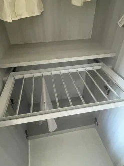 Armadio con ante battenti modello Basic ala free con ante battenti scontato del 35%