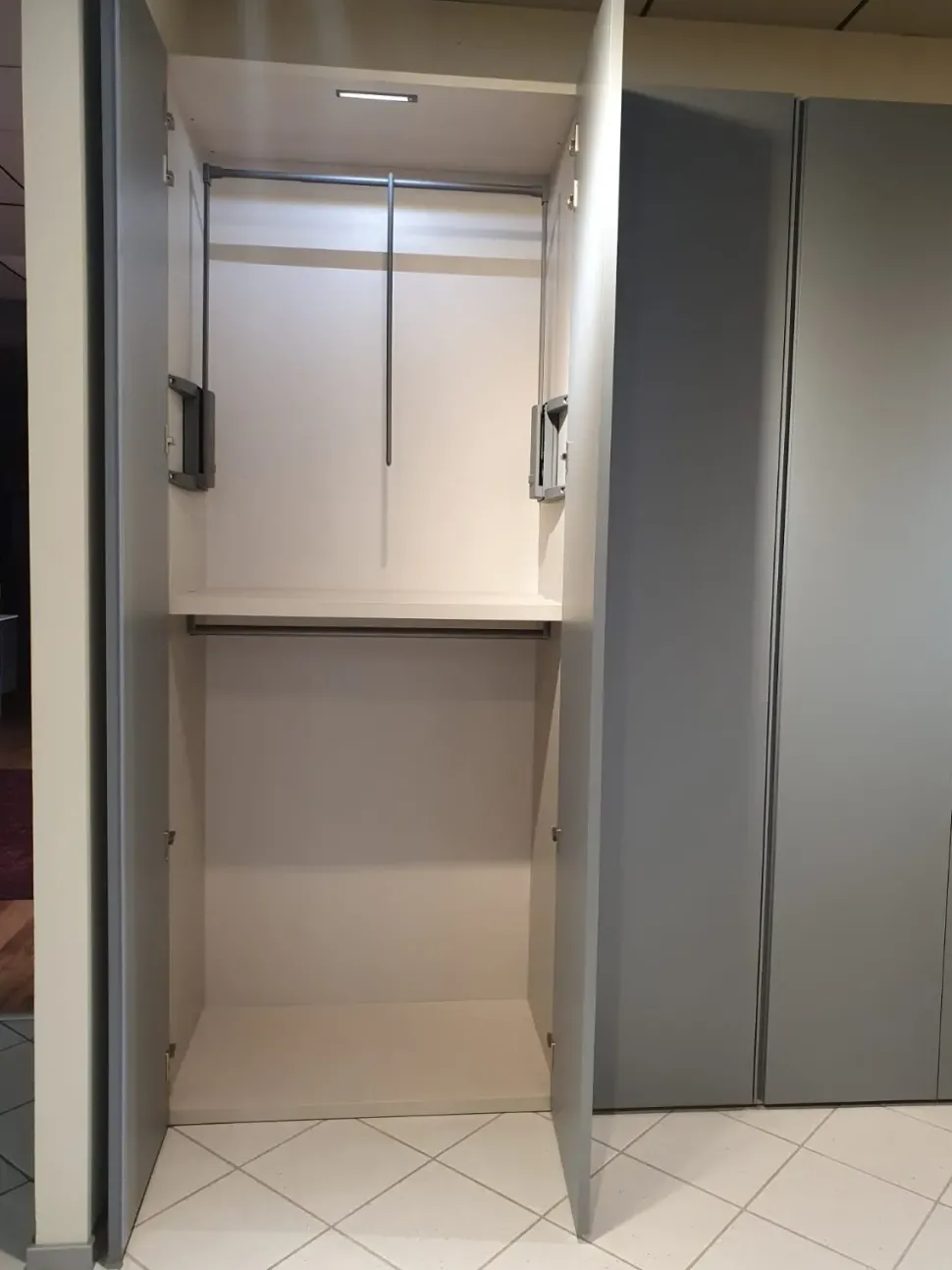 Armadio con ante battenti moderno Smart Tomasella a prezzo scontato