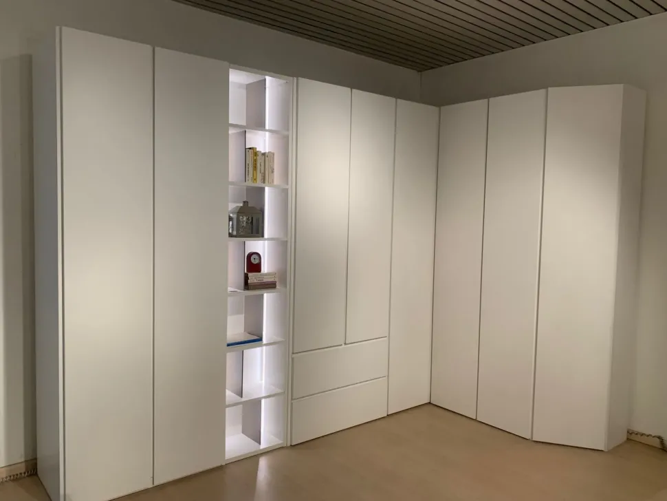 Armadio con ante battenti modello Nl scontato del 30%