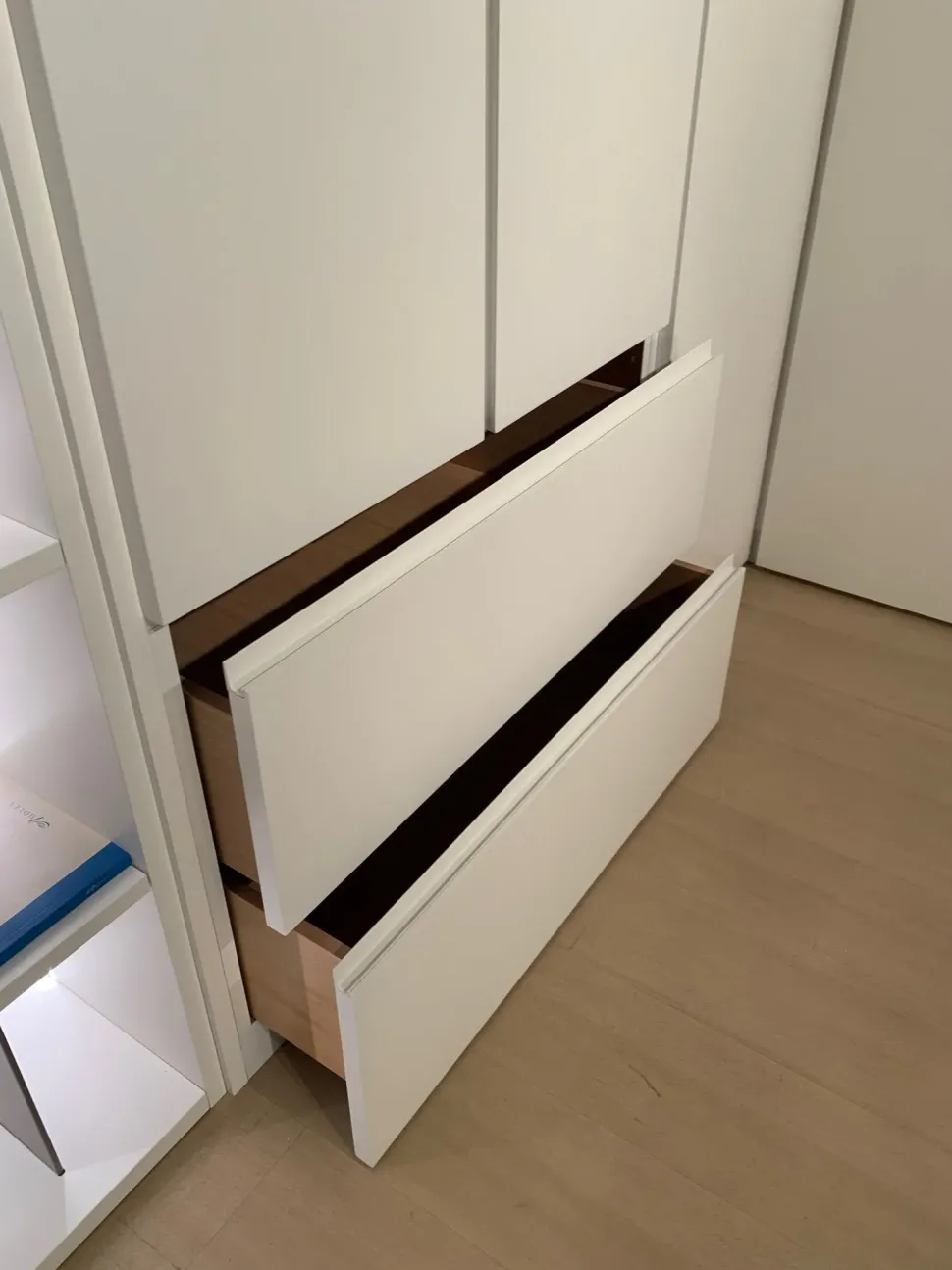 Armadio con ante battenti modello Nl scontato del 30%