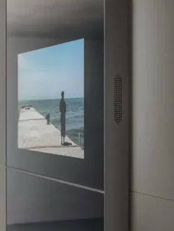 Armadio con ante scorrevoli modello Night 29 scontato del 50%