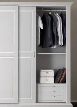 Armadio con ante scorrevoli a prezzo scontato modello Armadio 2 porte scorrevoli di Collezione esclusiva