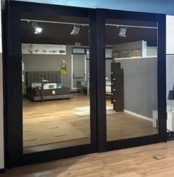 Armadio con ante scorrevoli moderno Discovery Doimo design a prezzo ribassato