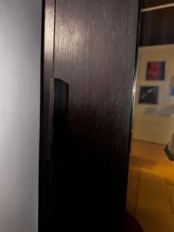 Armadio con ante scorrevoli moderno Discovery Doimo design a prezzo ribassato