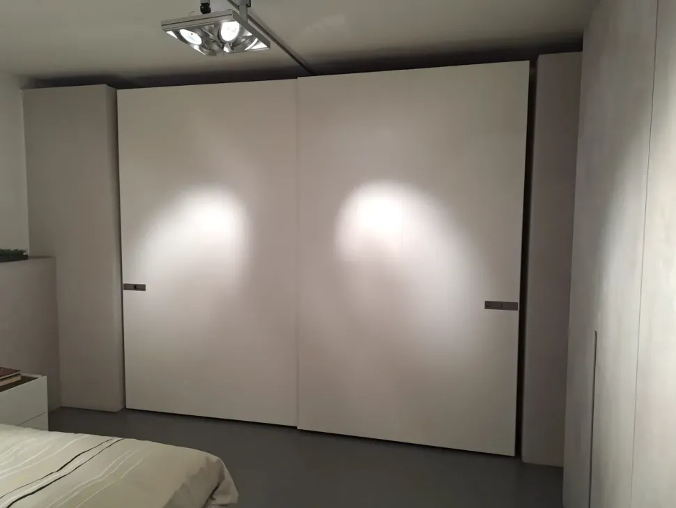 Armadio con ante scorrevoli modello Icona scontato del 40%