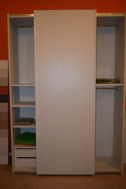 Armadio con ante scorrevoli modello Armadio villanova scontato del 40%
