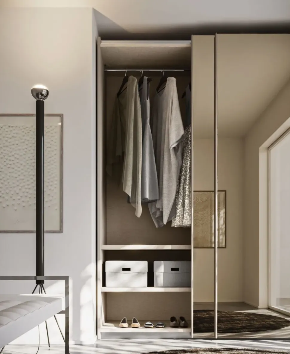 Armadio con ante scorrevoli Armadio scorrevole con anta specchio scontato del 40%