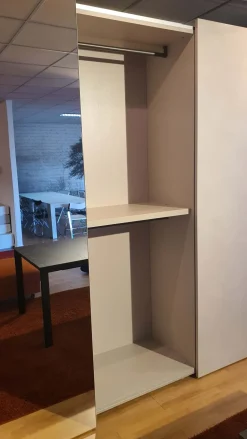 Armadio con ante scorrevoli moderno Liscio specchio Tomasella a prezzo ribassato