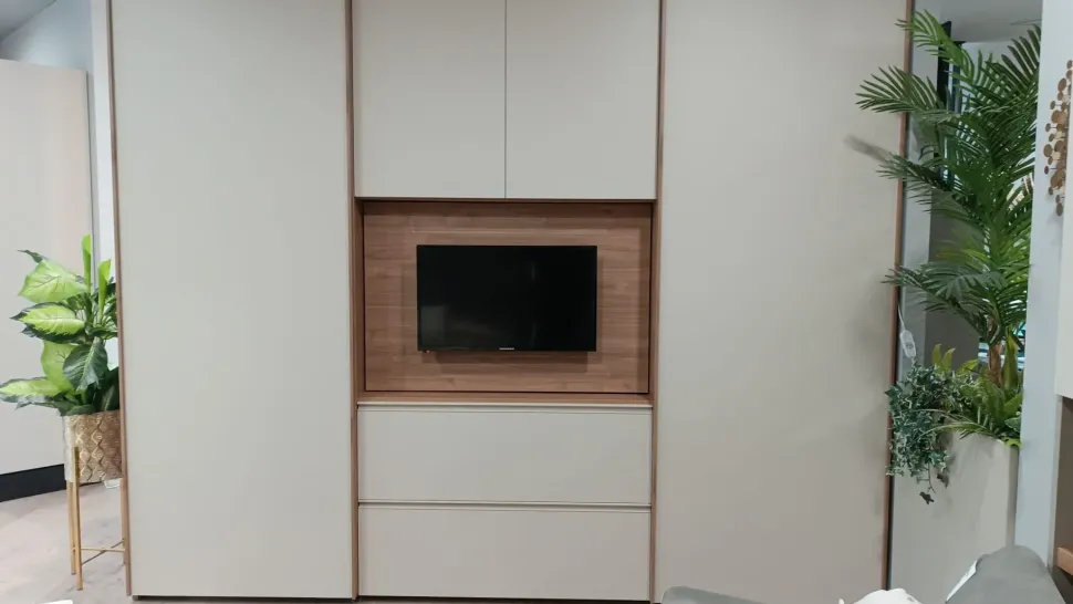 Armadio con ante scorrevoli modello Scorrevolo scontato del 50%