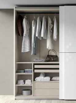 Armadio con ante scorrevoli design Centrale Spagnol cucine a prezzo ribassato