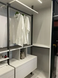 Armadio con cabina armadio modello Camerino caccaro scontato del 25%