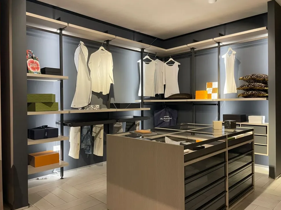 Armadio con cabina armadio moderno Virgo Mercantini a prezzo scontato