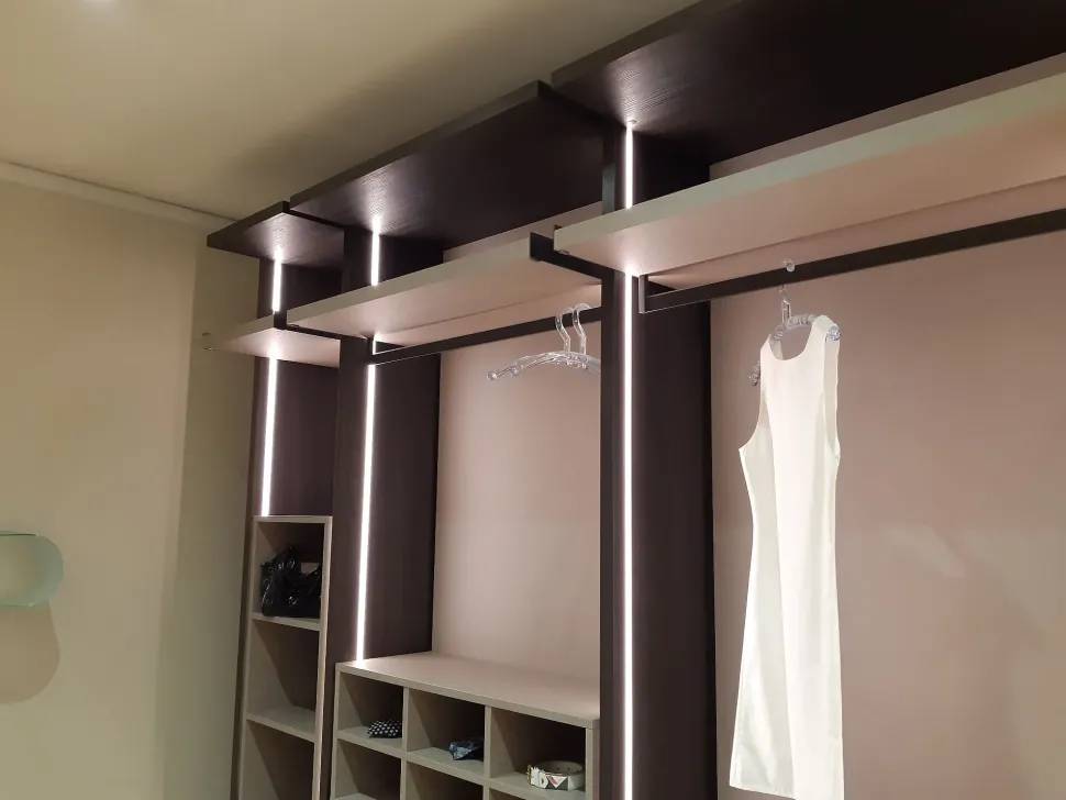 Armadio con cabina armadio modello Evolution scontato del 53%