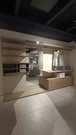 Armadio con cabina armadio modello System scontato del 65%