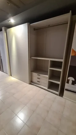 Armadio design Armadio  Tomasella con uno sconto imperdibile