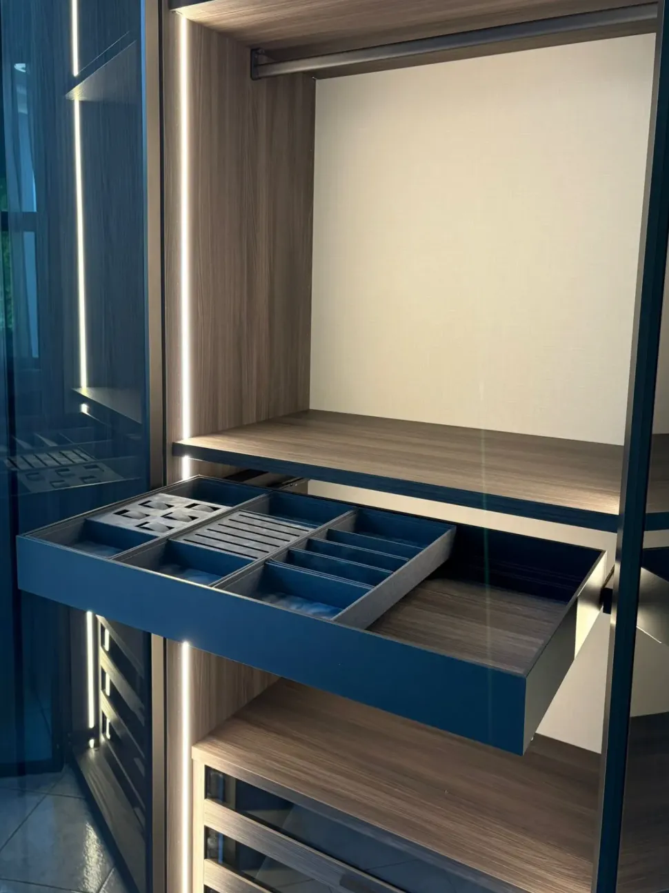 Armadio design Presa e molto Tagliabue mobili con uno sconto imperdibile