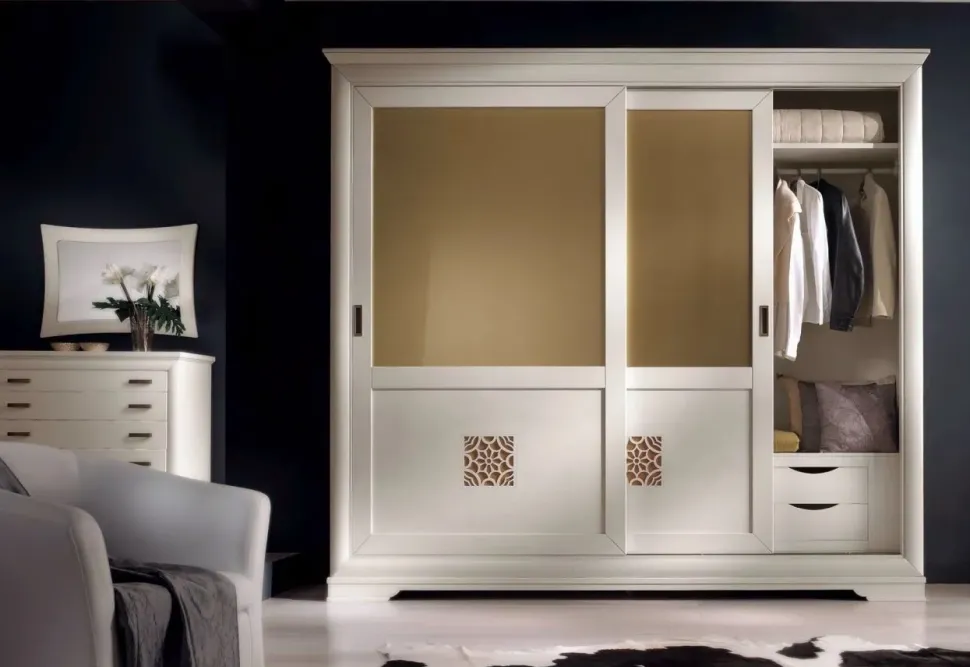 Armadio di Collezione esclusiva modello Armadio floreale in legno con sconto -40%