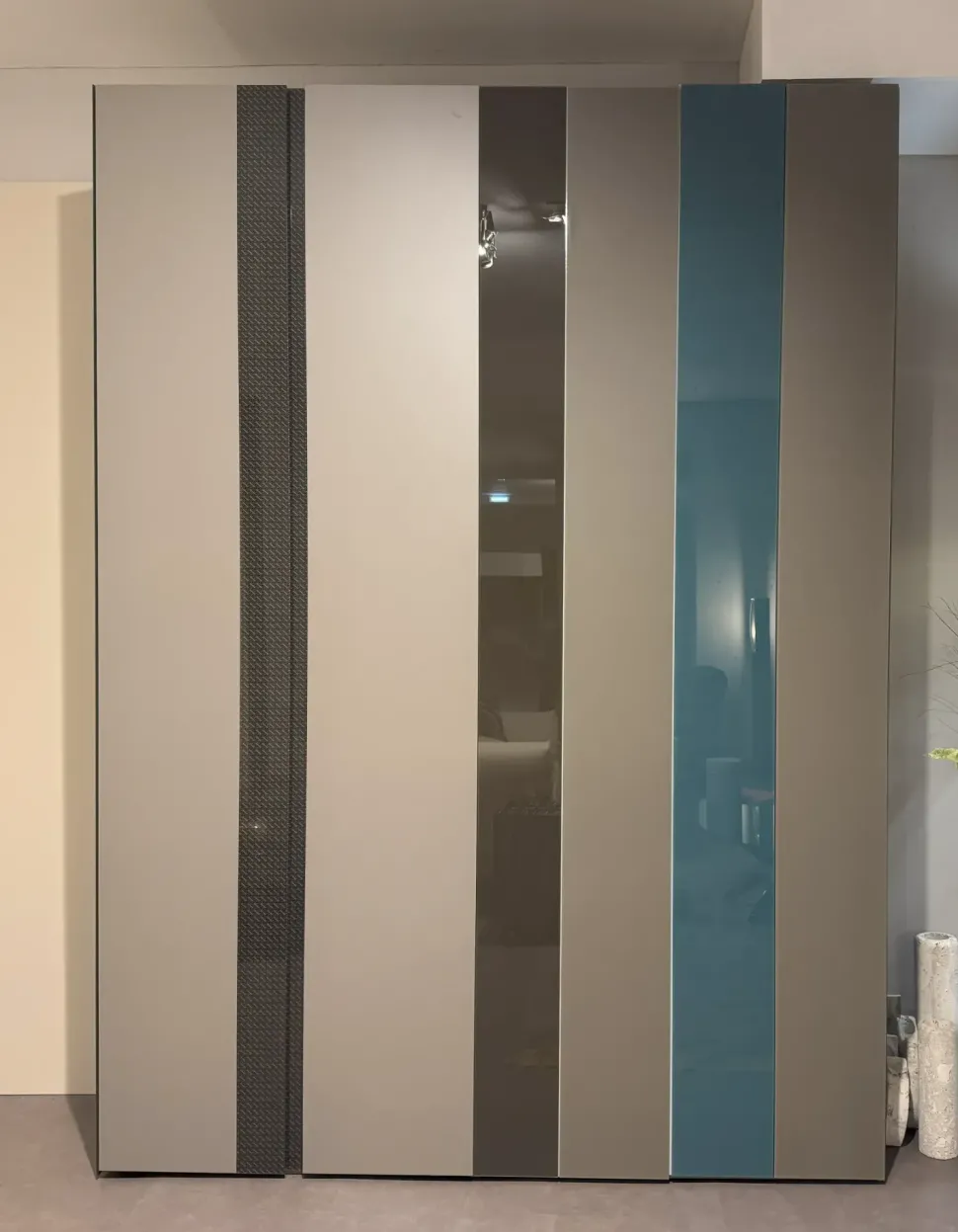 Armadio di Lago modello Groove now in vetro con sconto -30%