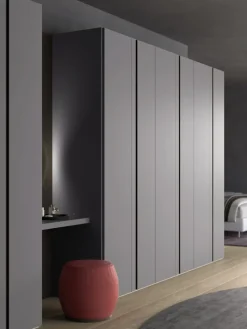 Armadio di Orme modello Armadio battente orme night 14 in laminato materico con sconto -40%