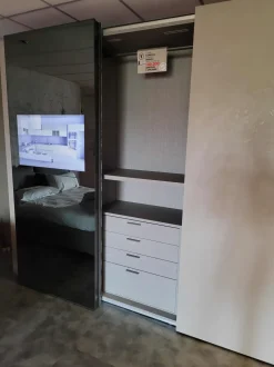 Armadio di Tomasella modello Vision 2021 in laminato materico con sconto -45%