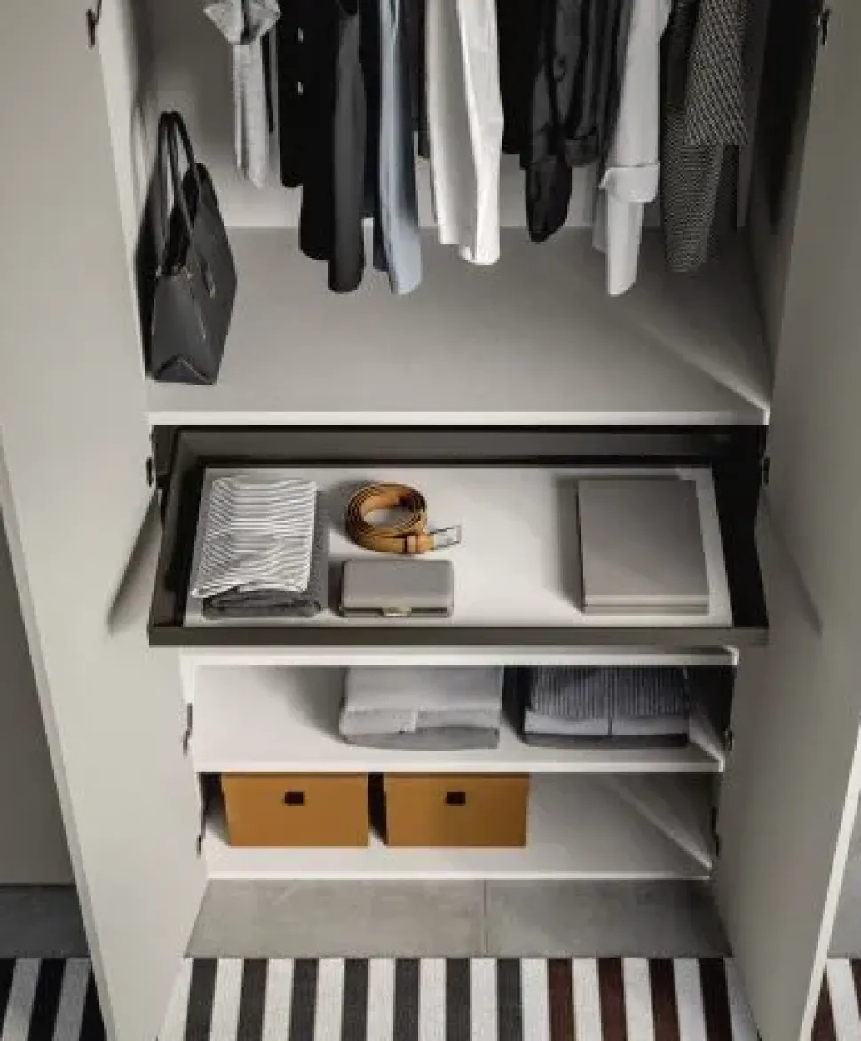 Armadio di Villanova modello Composizione b009 in laccato opaco con sconto -50%