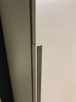 Armadio Doris realizzato in laminato opaco di Tomasella scontato -23%