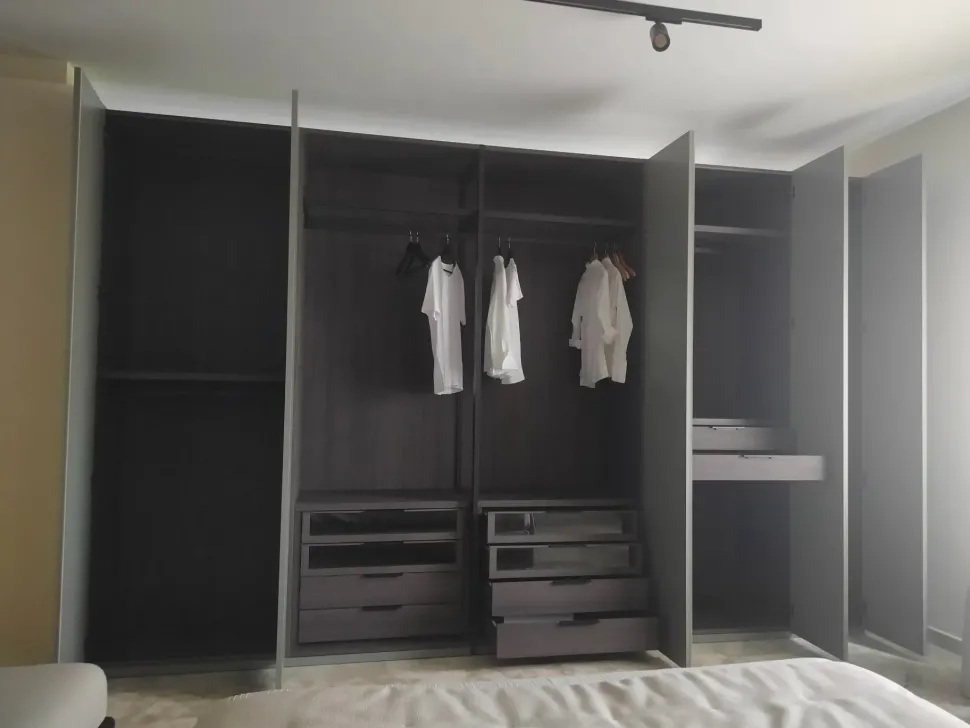 Armadio Eklissi Lema a otto ante in Offerta Outlet