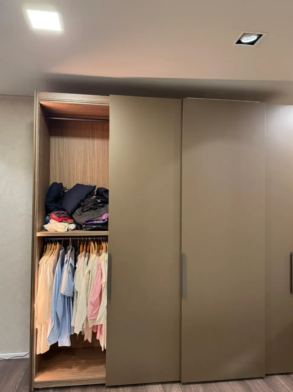 Armadio Gliss master Molteni & c a tre ante a prezzo scontato