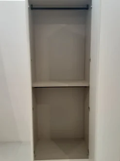 Armadio Gola realizzato in laccato opaco di Veneran scontato --5525%