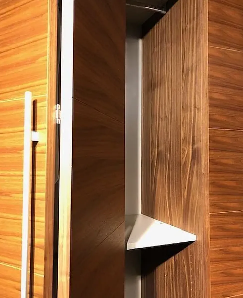 Armadio Hinged Distribuzione grandi marchi con ante a soffietto SCONTATO a PREZZI OUTLET