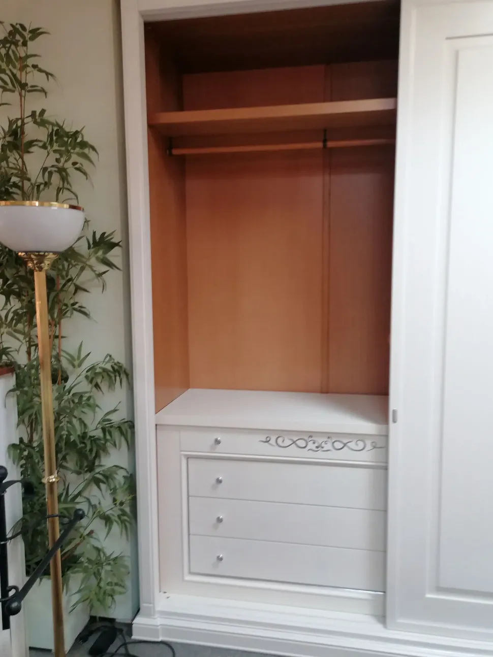 Armadio in laccato opaco Lorenzo a marchio Benedetti scontato -46%