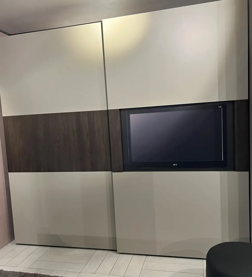 Armadio in laminato opaco Brunale a marchio Mercantini scontato -40%