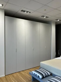 Armadio in laminato opaco Anta battente liscia a marchio Orme scontato -31%