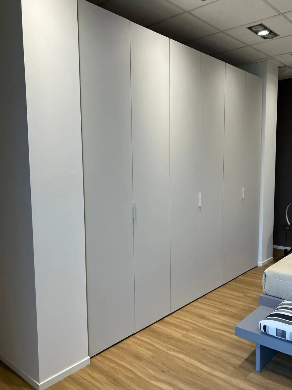 Armadio in laminato opaco Anta battente liscia a marchio Orme scontato -31%