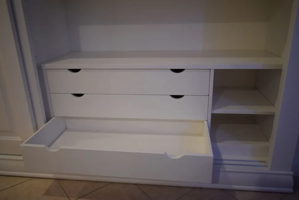 Armadio in legno Armadio quadrifoglio a marchio Collezione esclusiva scontato -40%