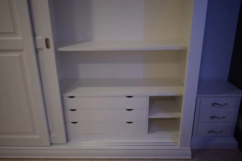 Armadio in legno Armadio quadrifoglio a marchio Collezione esclusiva scontato -40%