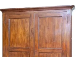 Armadio in stile arte povera con un ribasso imperdibile