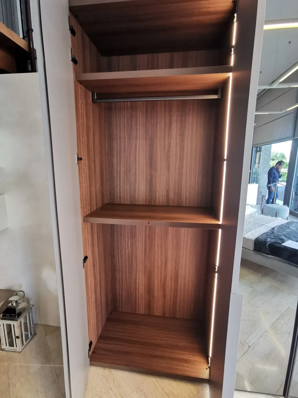 Armadio Milano Pianca a sei ante a prezzo scontato