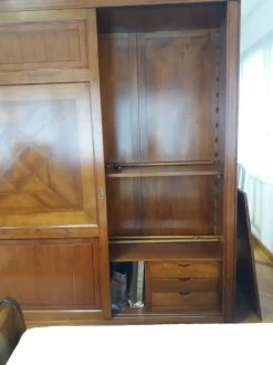 Armadio Modello i solisti realizzato in legno di Artigianale scontato -44%
