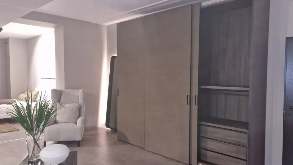 Armadio moderno Solida night di La casa moderna a PREZZO OUTLET -62%