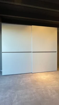 Armadio Sangiacomo in OFFERTA OUTLET: design moderno, pratico e funzionale. Ideale per ogni ambiente!