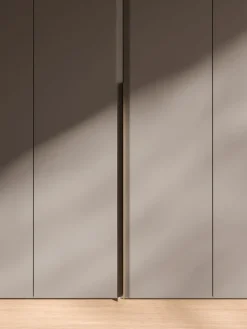 Armadio scontato 40% modello Armadio battente con anta saponetta  di Orme