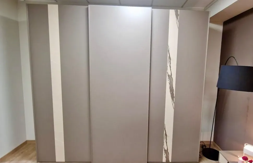 Armadio Terna Orme a tre ante a prezzo scontato