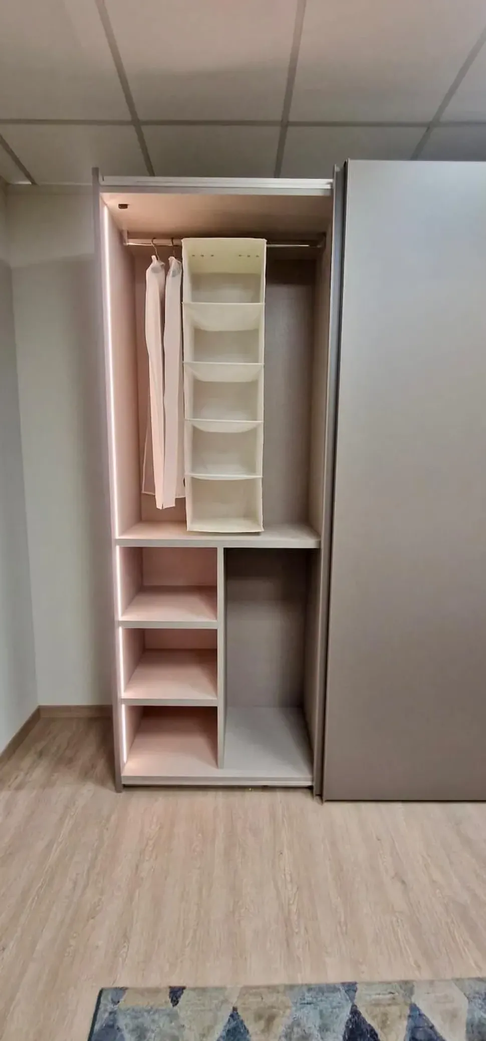 Armadio Terna Orme a tre ante a prezzo scontato