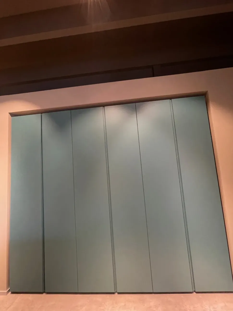 Armadio Text realizzato in laccato opaco di Lema scontato -40%