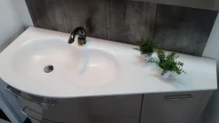 Bagno sospeso in laccato lucido a prezzo OUTLET