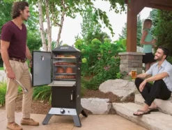 Barbecue modello Affumicatore verticale a gas a marchio Broil king in offerta