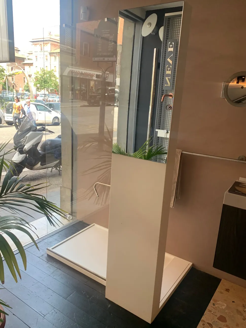 Box doccia Makro, piatto doccia less in makril 120x80 + vetro pluvio Artigianale. Prezzo scontato!