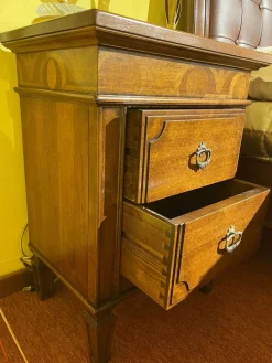 Camera Cantiero Gruppo letto cavenier-noce a prezzo ribassato in legno.