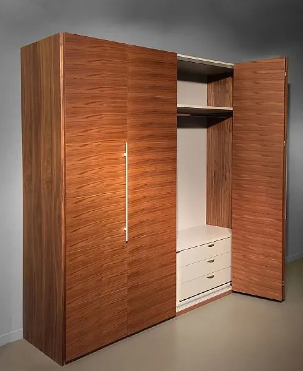 Camera da letto Distribuzione grandi marchi Mita teras a prezzo ribassato in legno